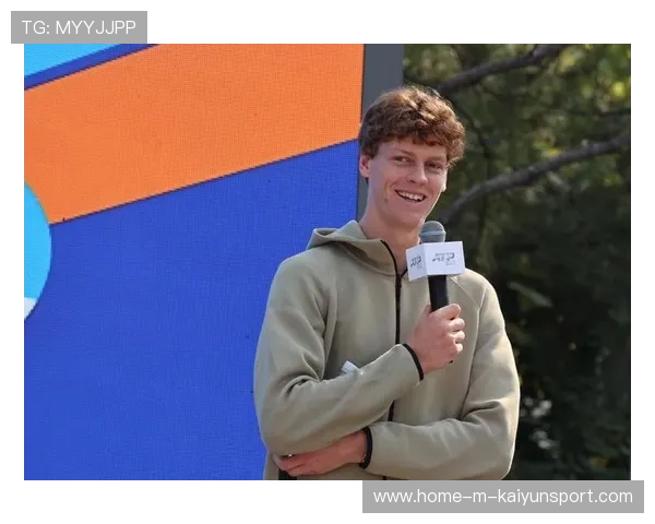 网球名将连签三场惊险胜利，晋级之路如电影