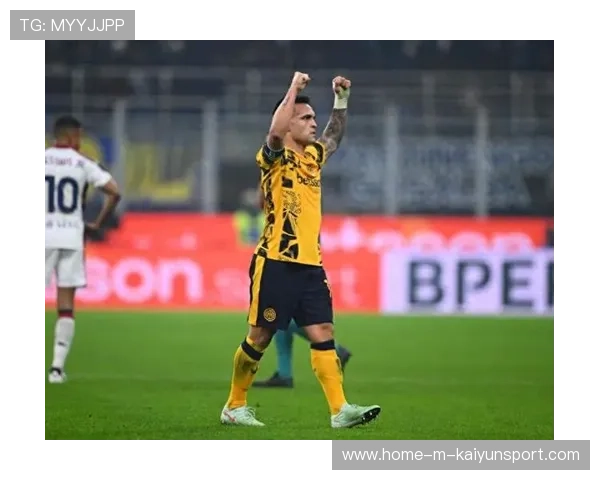 劳塔罗禁区内力压后卫头球破网 劳塔罗禁区内力压后卫头球破网